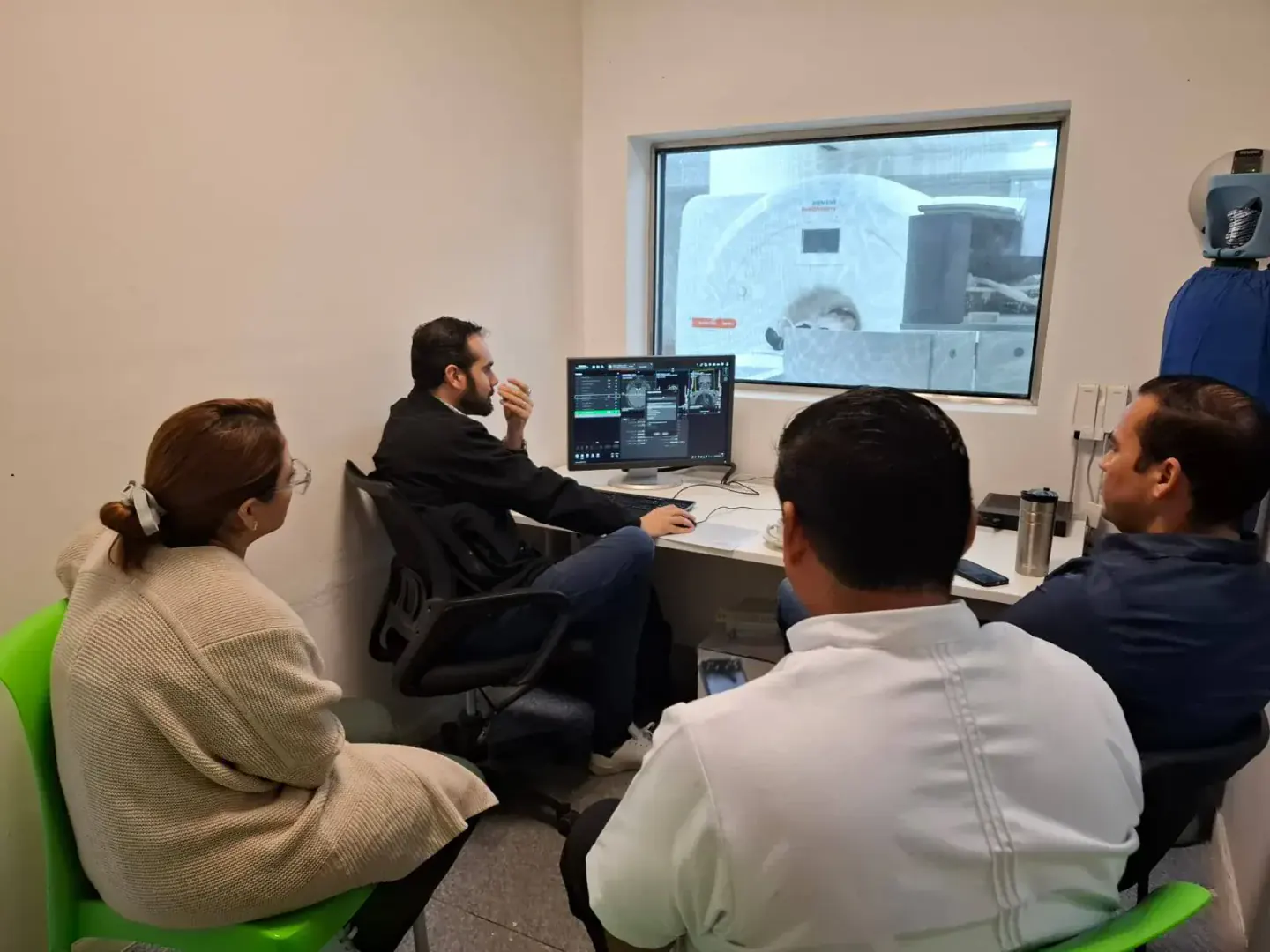 Equipo de resonancia magnética de SH Arboledas